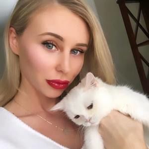 Meet your Posher, Anastasia